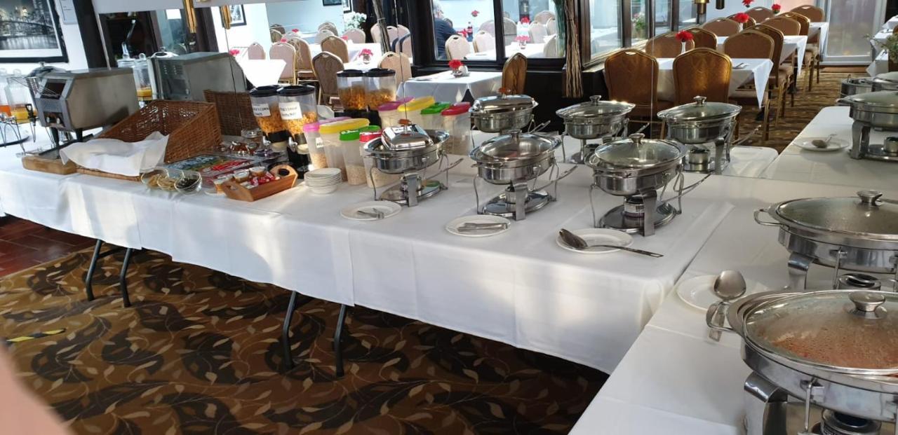 Harefield Manor Hotel Romford Esterno foto