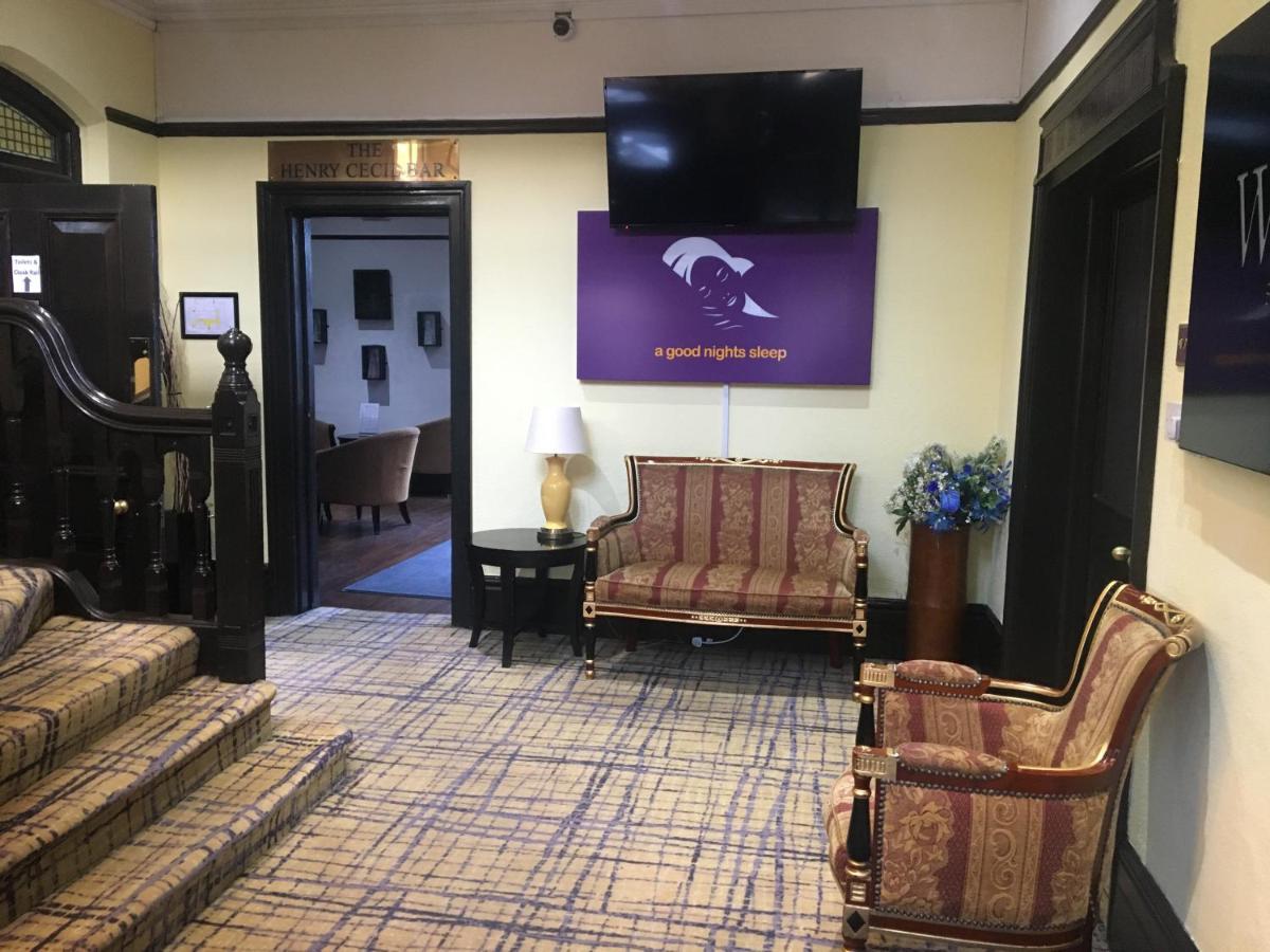 Harefield Manor Hotel Romford Esterno foto