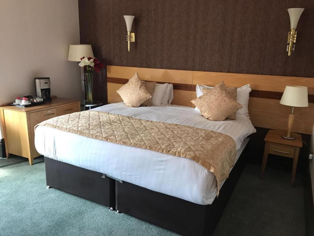 Harefield Manor Hotel Romford Esterno foto