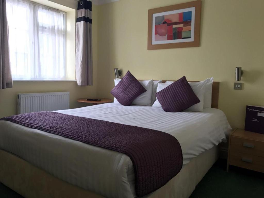 Harefield Manor Hotel Romford Esterno foto