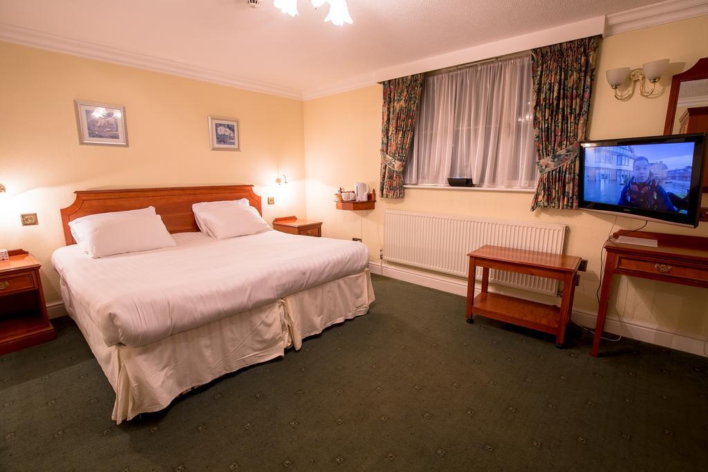 Harefield Manor Hotel Romford Esterno foto