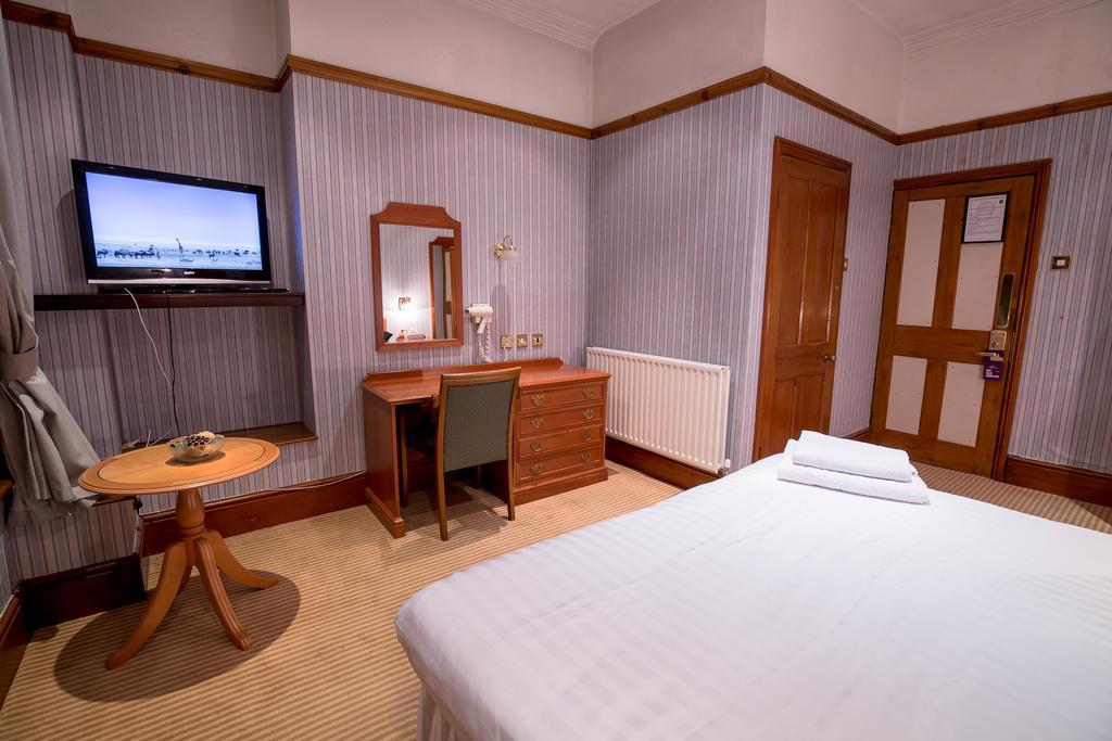 Harefield Manor Hotel Romford Esterno foto