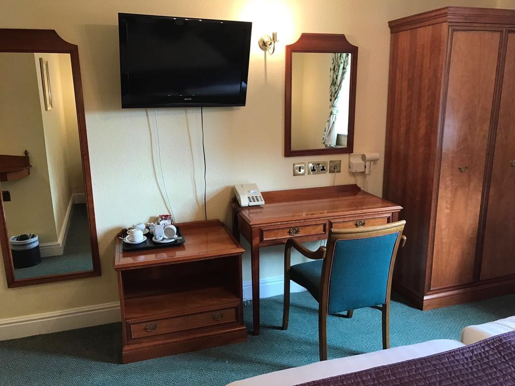 Harefield Manor Hotel Romford Esterno foto