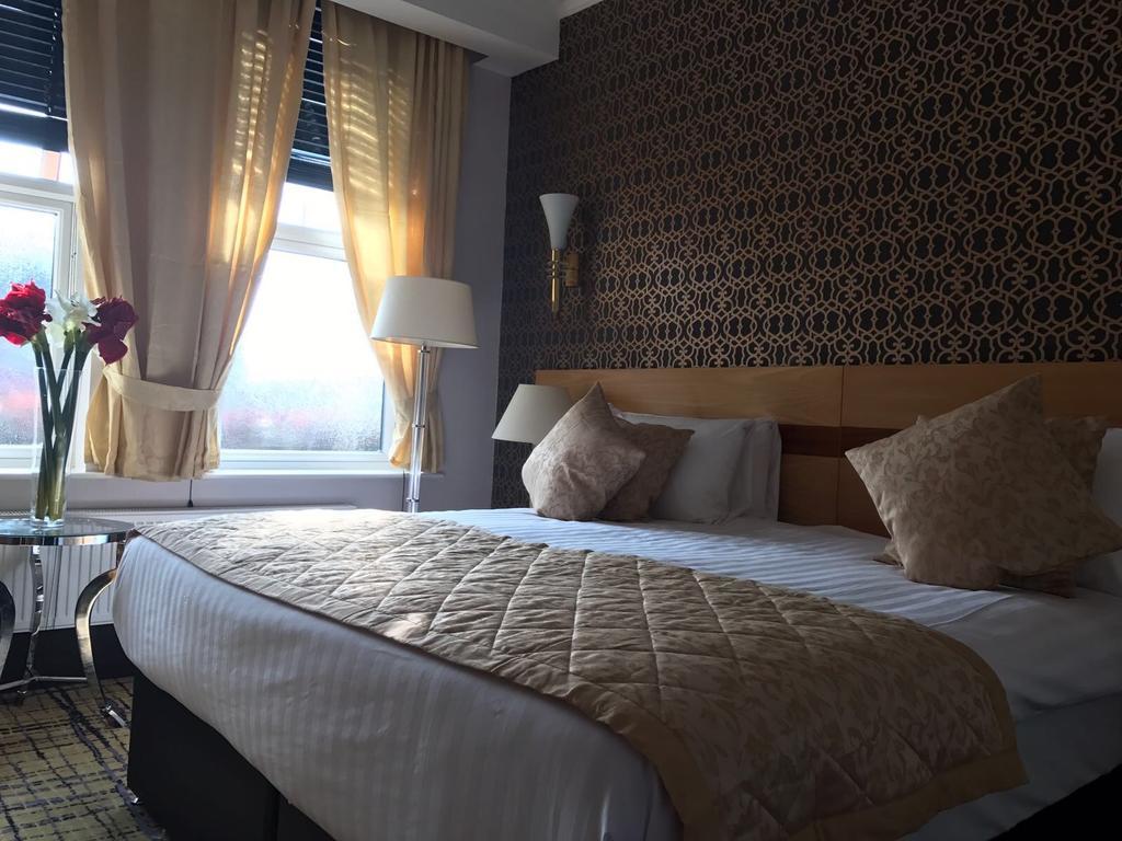 Harefield Manor Hotel Romford Esterno foto
