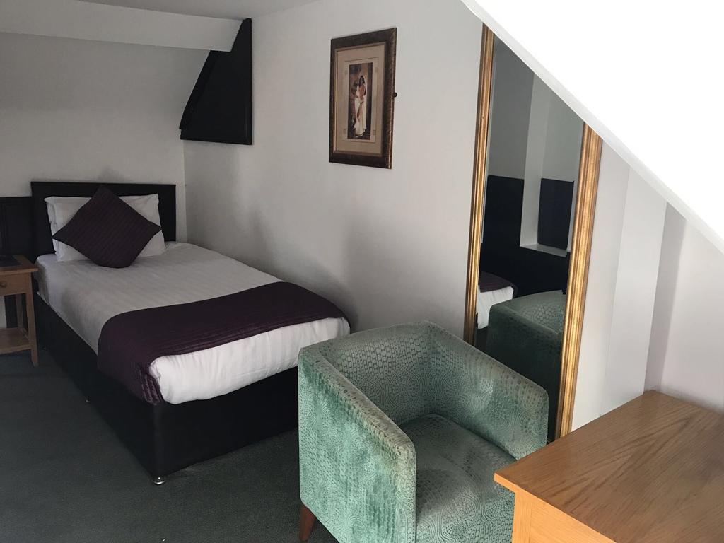 Harefield Manor Hotel Romford Esterno foto