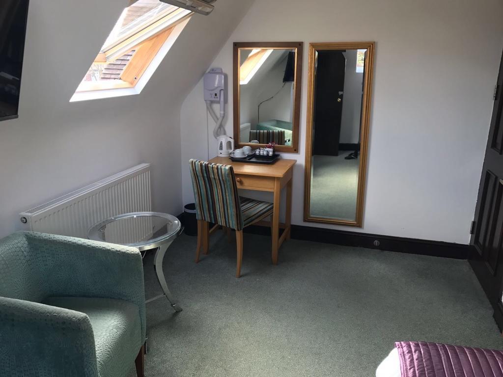 Harefield Manor Hotel Romford Esterno foto