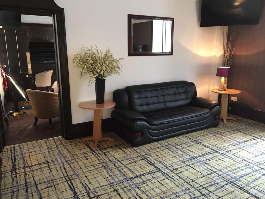 Harefield Manor Hotel Romford Esterno foto