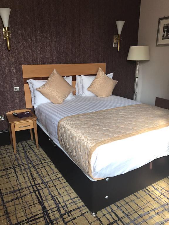 Harefield Manor Hotel Romford Esterno foto