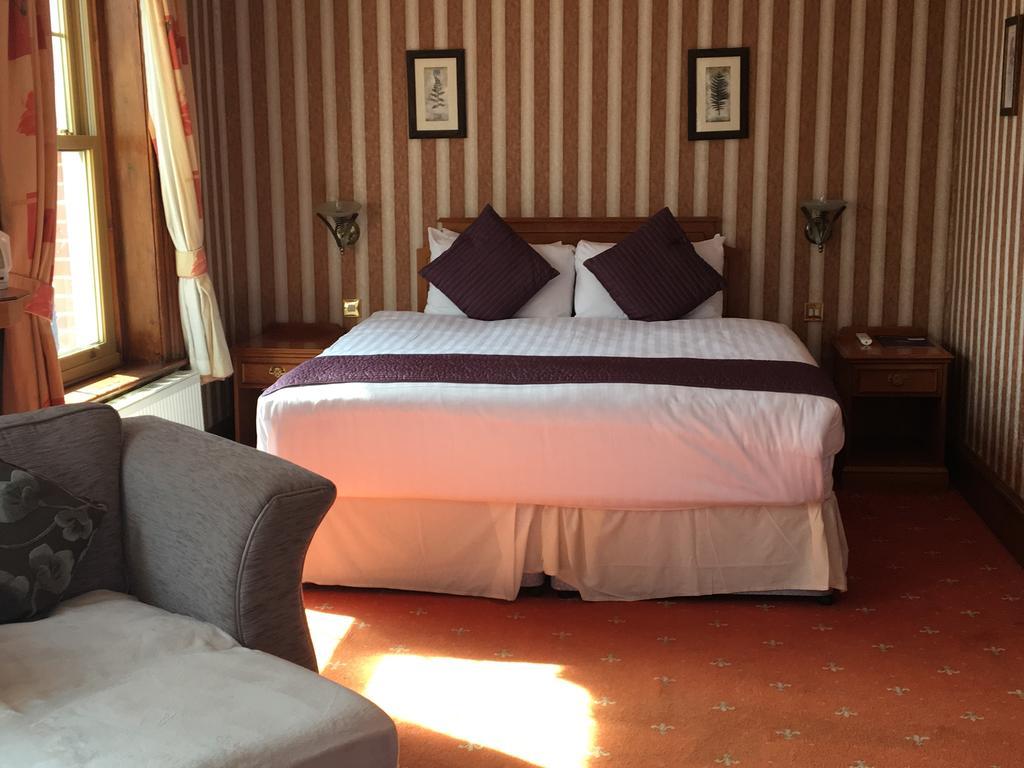 Harefield Manor Hotel Romford Esterno foto