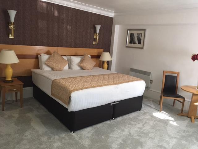 Harefield Manor Hotel Romford Esterno foto