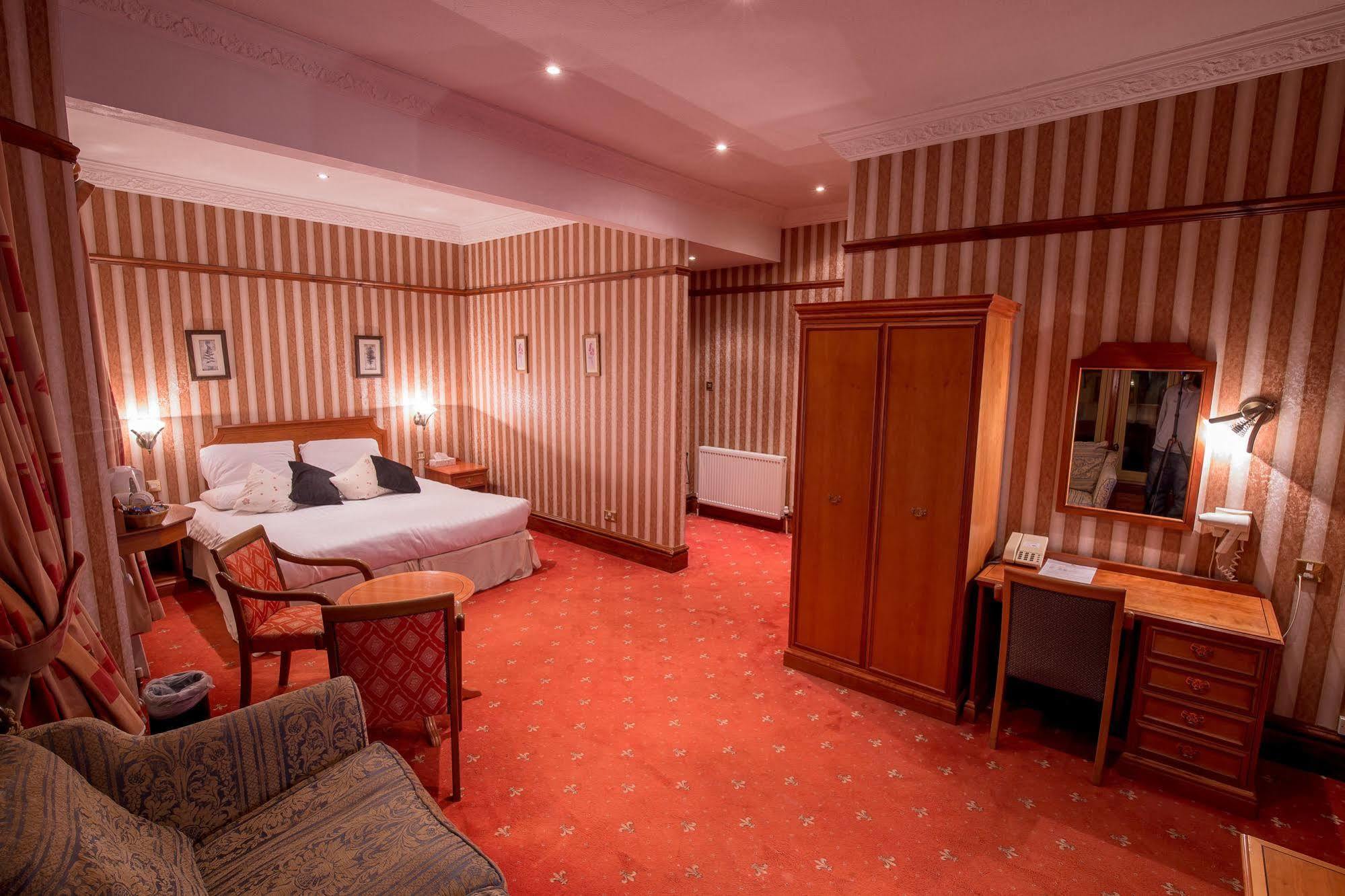 Harefield Manor Hotel Romford Esterno foto